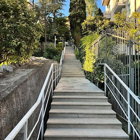 Acadamis Ema's House - דירה