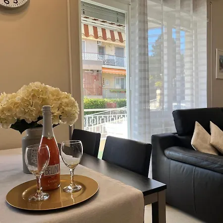 Acadamis Ema's House - דירה