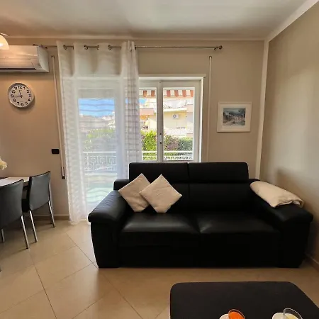 Acadamis Ema's House - * סנרמו