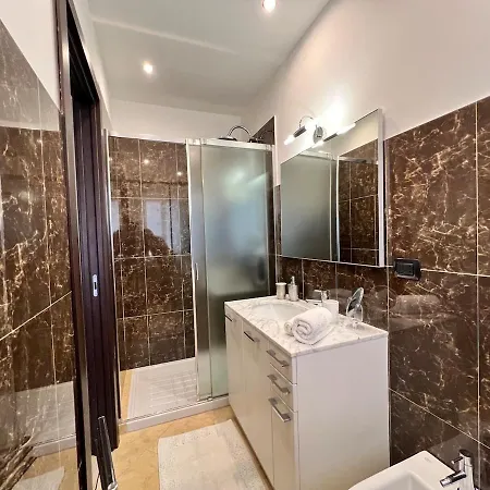 Ema'S House Apt With Parking Апартаменты *