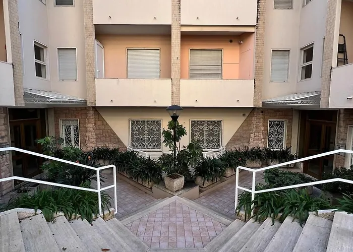 Acadamis Ema's House - *